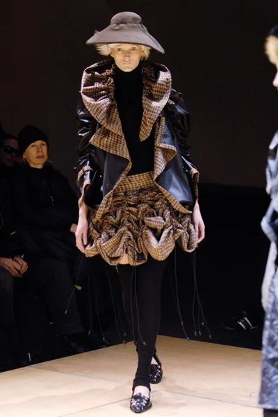Look 13